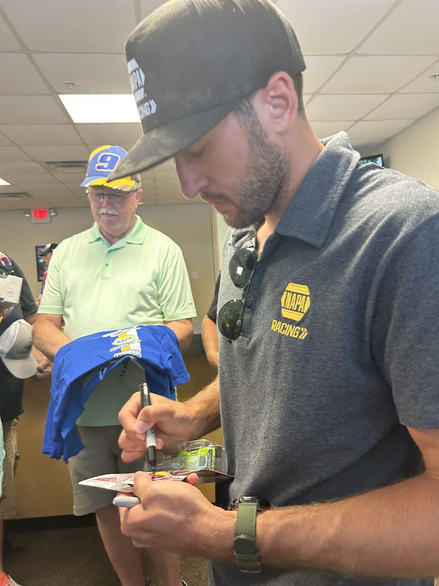 jenkinson74's tweet photo. Thank you @chaseelliott for signing this for my Grandson Leo! We enjoyed the Q&amp;A in the fan suite on Sunday. https://t.co/0ErvNbDJYe