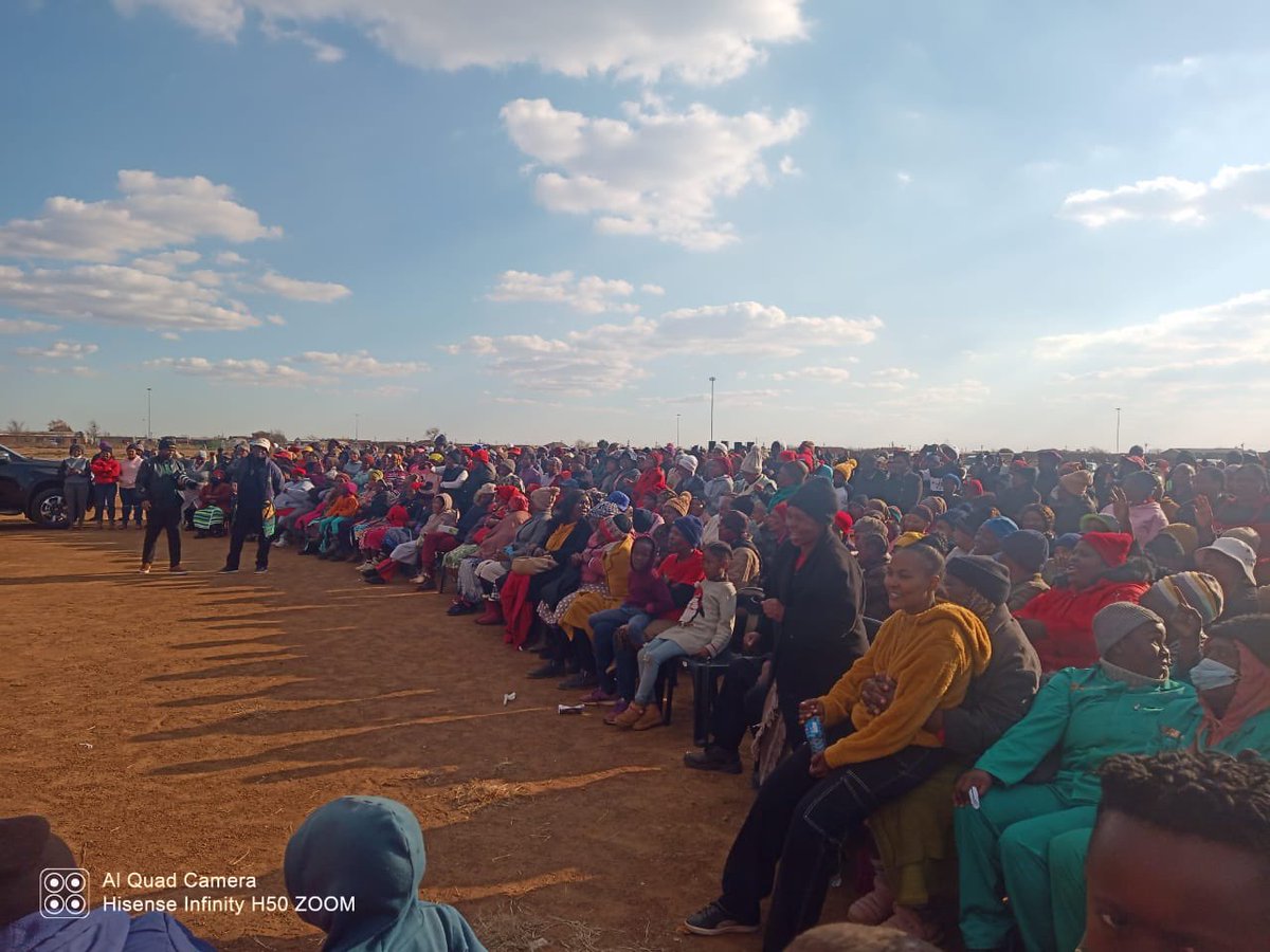 sindane3's tweet photo. Ward 26 ,Emfuleni @Effsedibeng1 community meeting addressed by the SG ,all roads lead to FNB Stadium,Touch Let’s Go!! https://t.co/kNXf8bzFzS