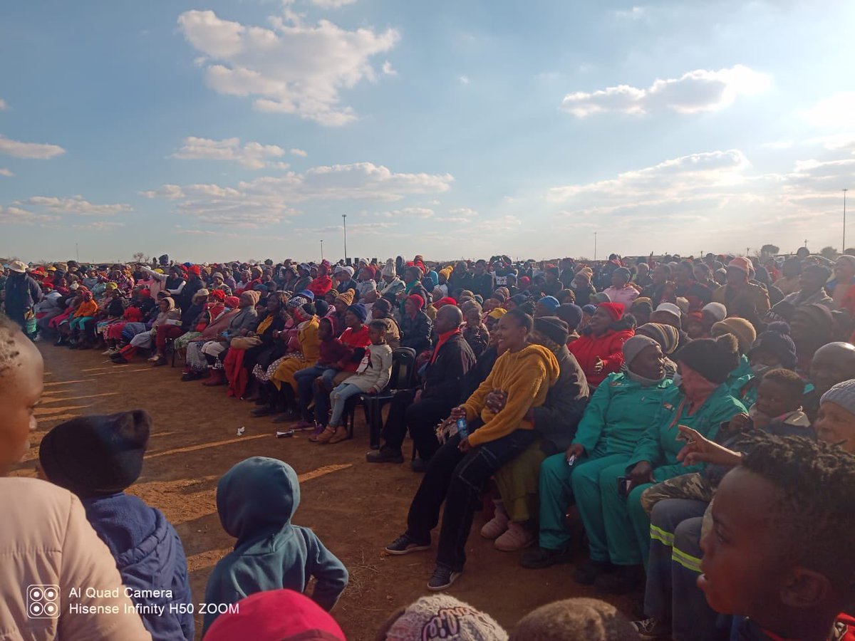 sindane3's tweet photo. Ward 26 ,Emfuleni @Effsedibeng1 community meeting addressed by the SG ,all roads lead to FNB Stadium,Touch Let’s Go!! https://t.co/kNXf8bzFzS