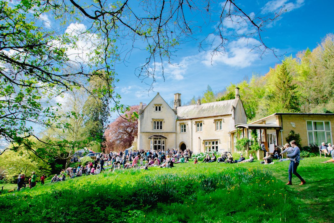 What plans do you have for the #summer? Why not try something different with Hawkwood’s Creative #Arts Summer School this #August?!  

𝗰𝗿𝗲𝗮𝘁𝗶𝘃𝗲 𝘄𝗼𝗿𝗸𝘀𝗵𝗼𝗽𝘀 + 𝗿𝗲𝘁𝗿𝗲𝗮𝘁𝘀 + 𝗮𝗿𝘁 𝗵𝗼𝗹𝗶𝗱𝗮𝘆𝘀 + 𝘄𝗲𝗲𝗸𝗲𝗻𝗱 𝗯𝗿𝗲𝗮𝗸𝘀

Book Now! bit.ly/creative-summe…