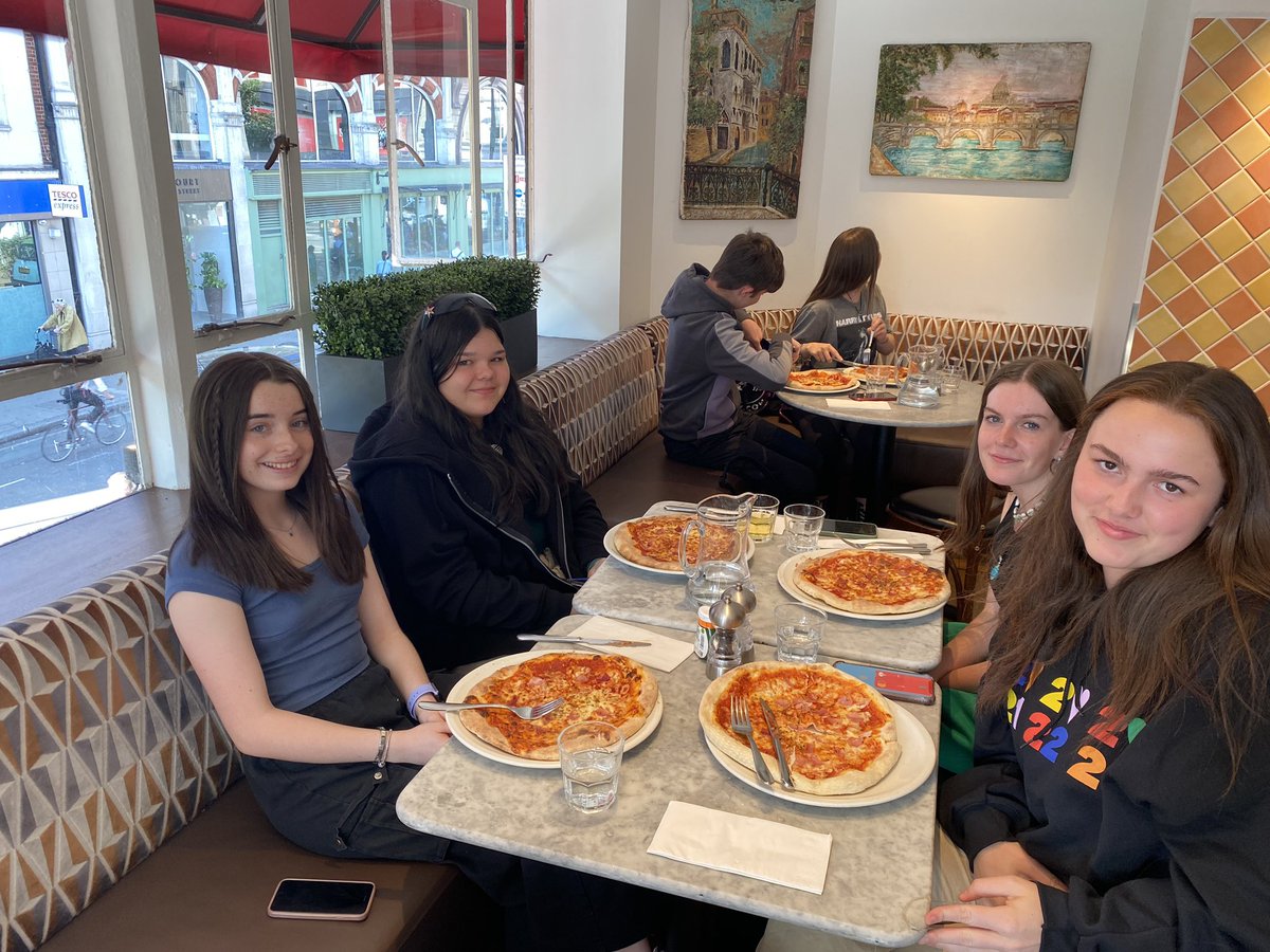 CHCS_Humanities's tweet photo. Food at Spaghetti House 👌🏻🍕🇮🇹
@CefnHengoed #London2023 https://t.co/hnKKKs3I6D