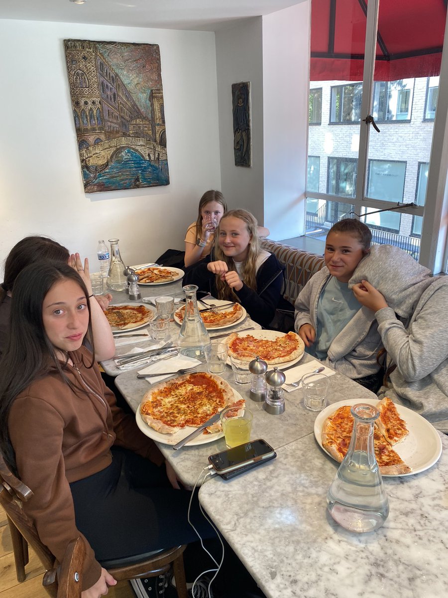 Food at Spaghetti House 👌🏻🍕🇮🇹
<a href="/CefnHengoed/">Cefn Hengoed Community School</a> #London2023