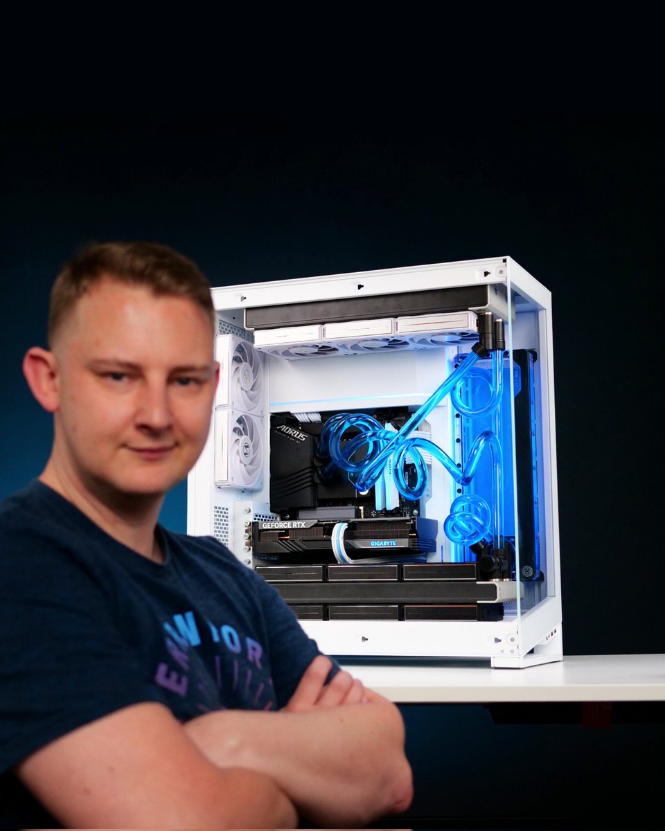 battlerigs's tweet photo. My latest build in the stunning @Phanteks NV7 with a Twist...😏
#watercooledpc #watercooling #custompc #customloop #nv7 #phanteks #Intel #ekwb https://t.co/Fwr9MzfWlt