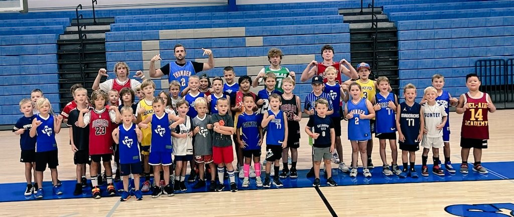 Jersey Day!! 

Day 3 of camp was 🔥🔥!! These young ballers enjoy the game and enjoy playing with each other!

#OwnTheFuture