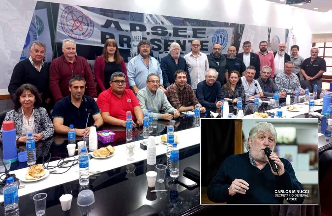 #APSEE #MINISTERIOECONOMÍA En el marco de la lucha de la Mesa Sindical "EL SALARIO NO ES GANANCIA" los Jerárquicos de la Energía liderados por CARLOS MINUCCI recibieron a CLAUDIA BALESTRINI y DANIEL REPOSO.  <a href="/CarlosMinucci/">Carlos Minucci</a> <a href="/CFTArgentina/">La Corriente Federal</a> <a href="/cultura_apsee/">Acción Social APSEE</a> 
m.facebook.com/story.php?stor…