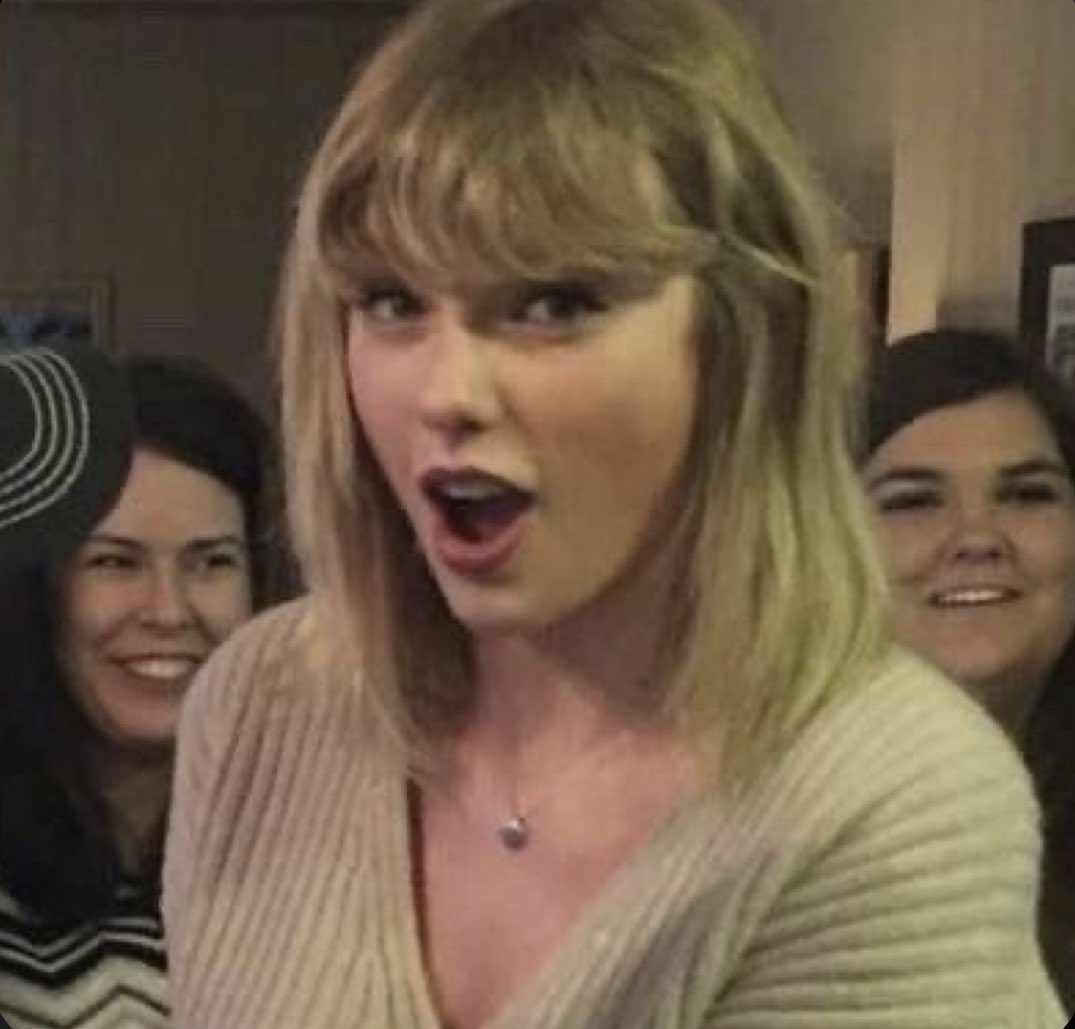 this is taylor’s reaction to the last pic of her in your camera roll. what is she looking at? 
#TaylorSwift #TSTheErasTour #SpeakNowTaylorsVersion