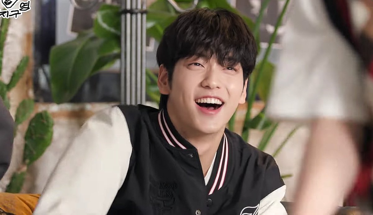 archivesoobin's tweet photo. ◠‿◠ https://t.co/ZnGVjiGG9q