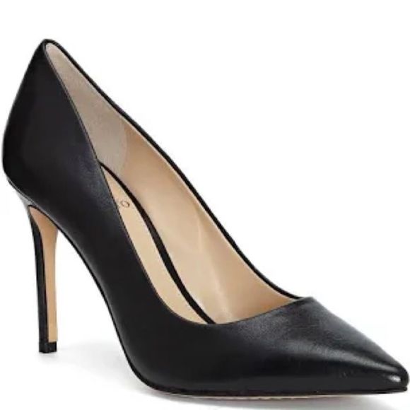 KemSpired's tweet photo. So good I had to share! Check out all the items I'm loving on @Poshmarkapp #poshmark #fashion #style #shopmycloset #vincecamuto #americaneagleoutfitters #michaelkors: https://t.co/tHBBQ26uoN https://t.co/YiuhOwPOxi