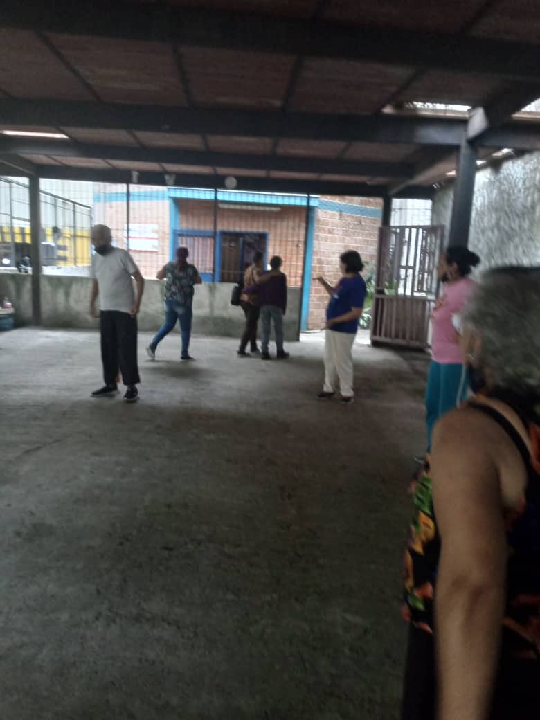 salainass's tweet photo. El CSSA Don Antonio Ramia, desarrolló el programa de envejecimiento activo y saludable con el club esperanza y alegría. Fomentando las actividades  físicas y motoras. 
#LaPoesíaNosUne @NicolasMaduro
@magally_vina @MervinMaldonad0 @vmsfelicidad https://t.co/cXN9BgUPr6
