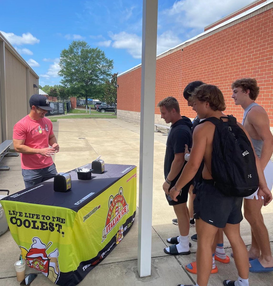 RecruitTheC's tweet photo. Wanna thank @jeremiahsice for coming by and serving our guys a nice cool treat. After a hot summer day of practice. #togetherwewin #chelseastrong https://t.co/5qgyPBJvu2