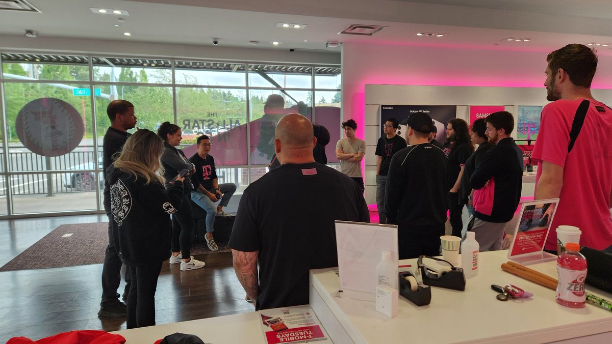 Dina Felix (@dfelix01dina) on Twitter photo Seattle East is on Fire! Protecting their customers' investment is the #1 priority. Role playing and ah ha moments, lots of good info and happier customers. <a href="/arunramchan/">Arun</a> <a href="/NeethaDaniyel/">Neetha Daniyel</a> <a href="/jamie_woodruff9/">Jamie Woodruff</a> <a href="/jorge_alvarez33/">Jorge Alvarez</a> <a href="/MichaelThinger/">Michael Thinger</a> Seattle East is on Fire! Protecting their customers' investment is the #1 priority. Role playing and ah ha moments, lots of good info and happier customers. <a href="/arunramchan/">Arun</a> <a href="/NeethaDaniyel/">Neetha Daniyel</a> <a href="/jamie_woodruff9/">Jamie Woodruff</a> <a href="/jorge_alvarez33/">Jorge Alvarez</a> <a href="/MichaelThinger/">Michael Thinger</a>
