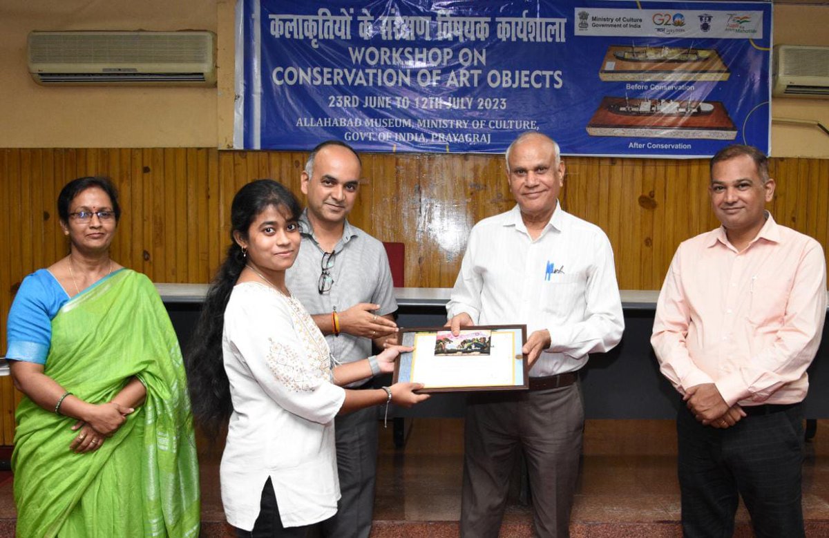 AllahabadMuseum's tweet image. In the last day of conservation workshop the certificate were distributed to the participants on 12-07-2023.
#ArjunRamMeghwal #conservationworkshop  #myculturemypride #indianmuseumkolkata #culturalheritage #MinistryOfCulture #AmritMahotsav #SalarJungMuseum #nationalmuseum