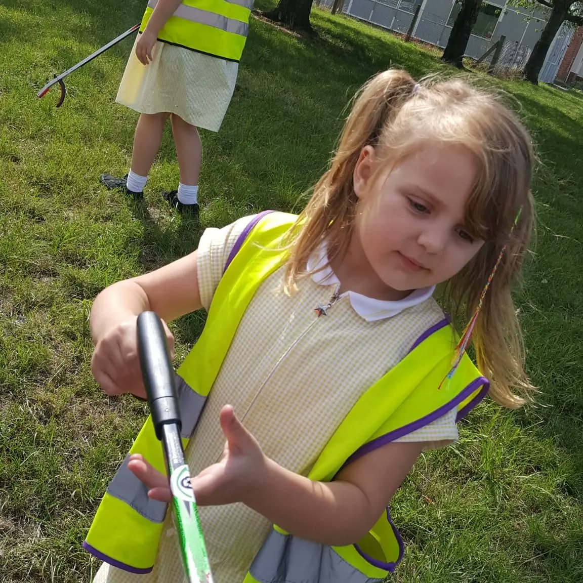 Litterwatch1's tweet photo. #sandwellcoronationclean with the children from 4CT Playhouse after school club #HateleyHeath.

The team loved #litterpicking and keeping their club clean &amp; tidy.

#thankyouall 

#environmentaleducation #litterpickingiscool #youngpeoplevolunteer 
@SercoESUK @sandwellcouncil https://t.co/KeGrlhbOub