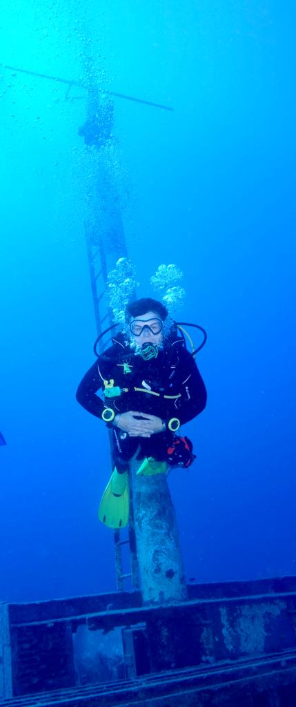 The R Mon RE (M) tweet media