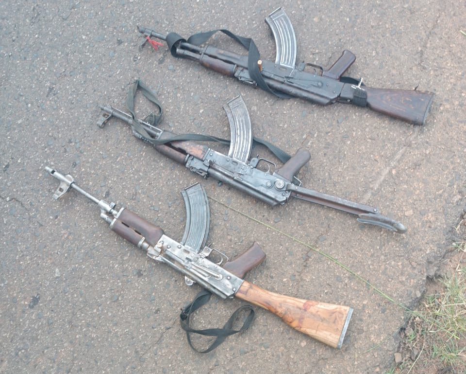 HQNigerianArmy's tweet photo. TROOPS CLEAR AMBUSH IN MANGU, ANNIHILATE 3 BANDITS, RECOVER WEAPONS

Troops of 3 Division of the Nigerian Army deployed to quell the crisis in Mangu Local Government Area of Plateau state have neutralized 3 Bandits today Wednesday 12 July 2023. The troops obliterated the criminals when they gallantly fought through an ambush staged by the bandits, while responding to a distress call in Mangu general area. After successfully clearing the ambush, the troops recovered 3 x AK 47 Rifles,14 rounds of 7.62 mm Special rounds, 1 x Motorcycle and a Constabulary Police Identity  card. 

Troops are currently on the trail of bandits who escaped with gunshot wounds during the fire fight.

ONYEMA NWACHUKWU
Brigadier General
Director Army Public Relations
12 July 2023
