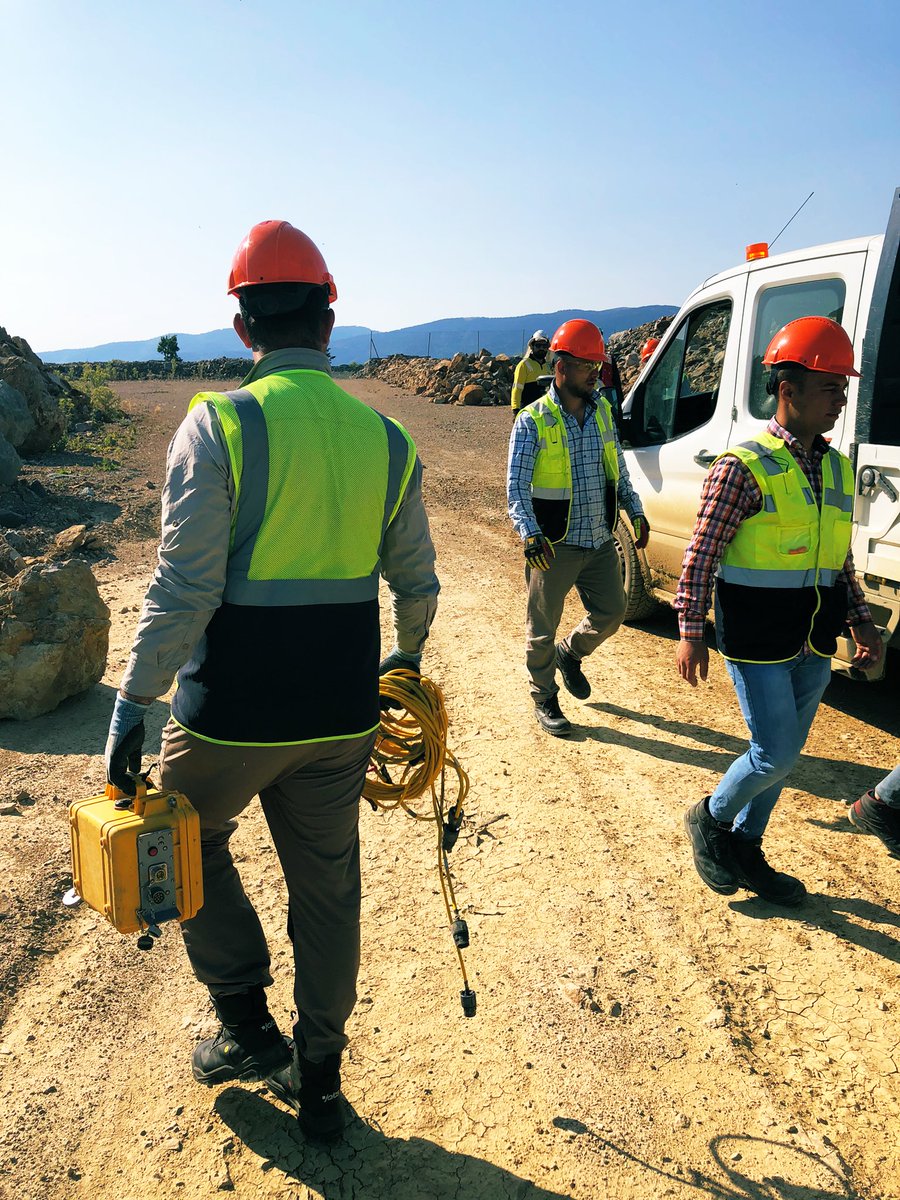 tun_muammer's tweet photo. Seismic survey in progress
#SeismicSurvey
#SeismicReflection
#EskişehirTeknikÜniversitesi https://t.co/UzGIDyBR6T