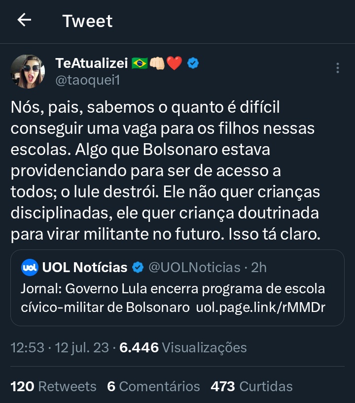 desmentindobozo's tweet photo. Após o governo Lula encerrar o programa de escolas cívico-militares

Expectativa:
"Bolsonaro estava providenciando para ser de acesso a todos"

Realidade:
Bolsonaro colocou a filha em Colégio Militar SEM processo seletivo e as escolas cívico-militares tem desempenho desconhecido https://t.co/Q4gdL1uiuI