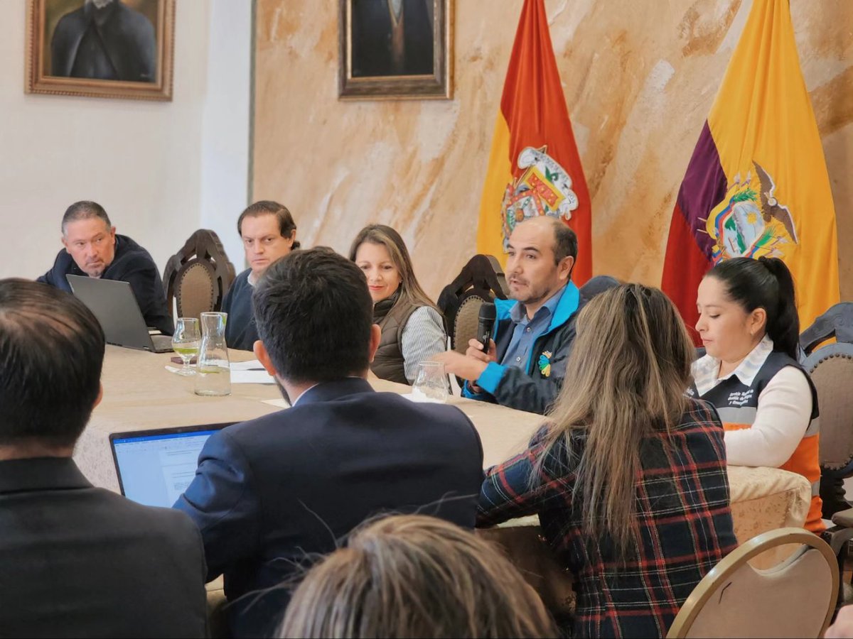 jotalloretv's tweet photo. En el Comité de Cogestión de La #Josefina expusimos nuestra preocupación en la estabilización del cerro #Tamuga.
Solicitamos que se fiscalice el proceso y que se redistribuyan los recursos, hoy en manos privadas, pero muy necesarios para el cambio de la matriz vial del #Azuay. https://t.co/WSi6I5CMsW