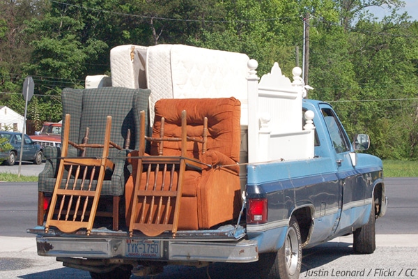 Loading a pickup truck for #movinghouse can be tricky. These tips can help. #newhome  cpix.me/a/173461808