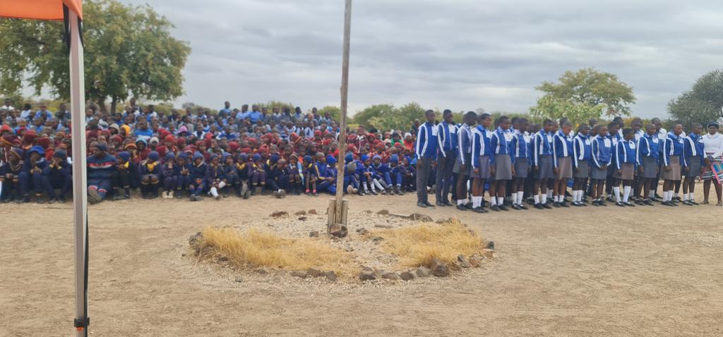 OnPointMedia4's tweet photo. Professional PA System
Day of the African child commemoration
12 July 2023
Shashe Seconday School
Theme: The rights of the child in the digital environment. @WorldVision
MC @LloydMungoni
#Events #PAsystemhire #Notoearlychildmarriages #NotoGBV https://t.co/MUU2Jd1gvj