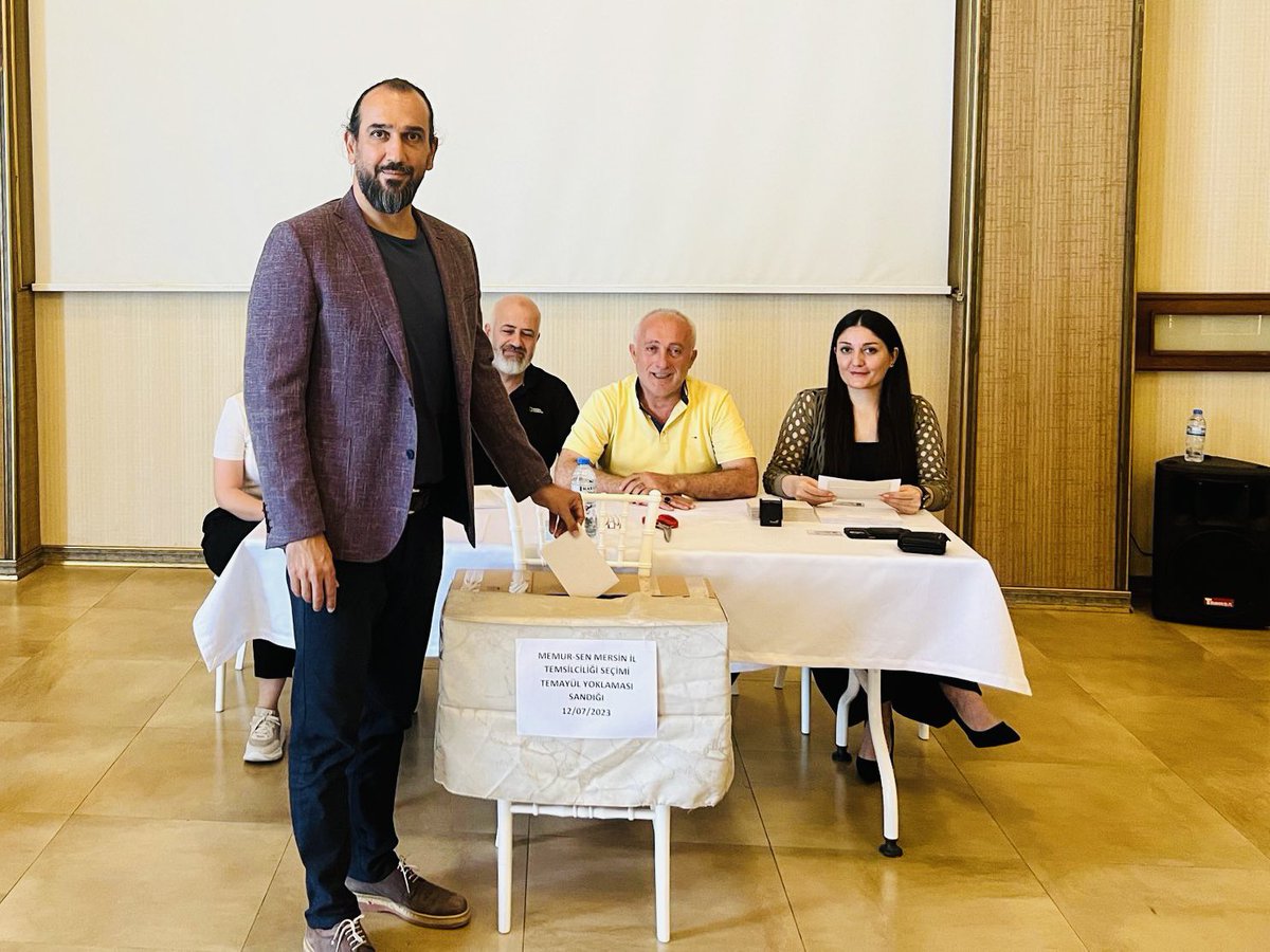 abdullacelik's tweet photo. Bugün gerçekleştirdiğimiz 
Memur-Sen Mersin İl Temsilciliği seçiminde önümüzdeki dört yıl için bu sorumluluğu yeniden şahsıma tevdi eden tüm başkanlarımıza ve delegasyona destekleri için teşekkür ederim.

Önümüzdeki dönemde de 
Memur-Sen’in Mersin’de zirvedeki yerini 
hem eylemiyle, 
hem söylemiyle,
hem de duruşuyla koruması; 
var olan etkisini ve gücünü arttırması için ekip ruhuyla çalışmaya devam ederek kamu çalışanlarının güçlü sesi, hak aramanın ve kazanımların adresi olmaya devam edeceğiz.