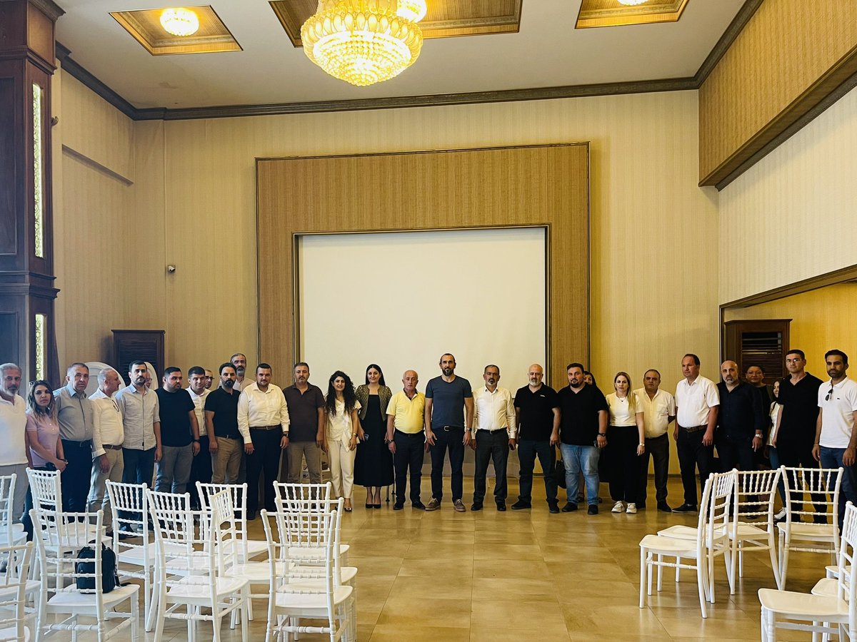 abdullacelik's tweet photo. Bugün gerçekleştirdiğimiz 
Memur-Sen Mersin İl Temsilciliği seçiminde önümüzdeki dört yıl için bu sorumluluğu yeniden şahsıma tevdi eden tüm başkanlarımıza ve delegasyona destekleri için teşekkür ederim.

Önümüzdeki dönemde de 
Memur-Sen’in Mersin’de zirvedeki yerini 
hem eylemiyle, 
hem söylemiyle,
hem de duruşuyla koruması; 
var olan etkisini ve gücünü arttırması için ekip ruhuyla çalışmaya devam ederek kamu çalışanlarının güçlü sesi, hak aramanın ve kazanımların adresi olmaya devam edeceğiz.