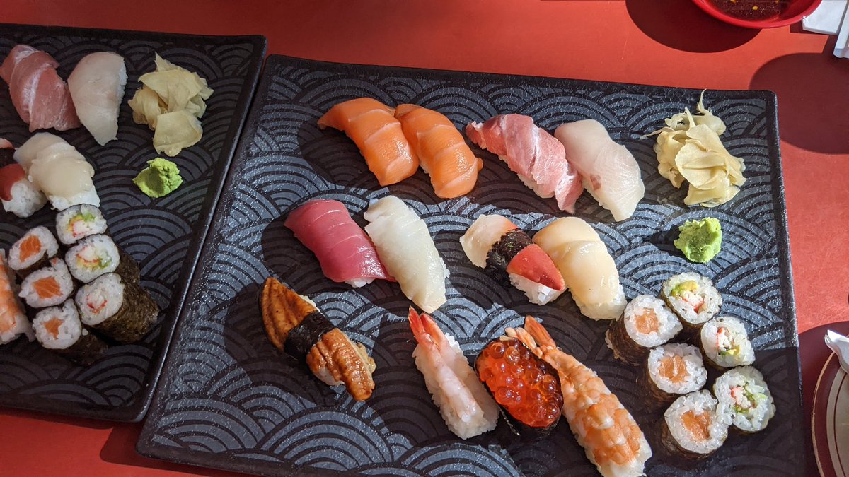 eccanyan's tweet photo. 娘さん明日から夏休み🏄
8年生よく頑張った㊗️と姪っ子ちゃん誕生㊗️で🍣🤤 https://t.co/J2h2B1bTUx