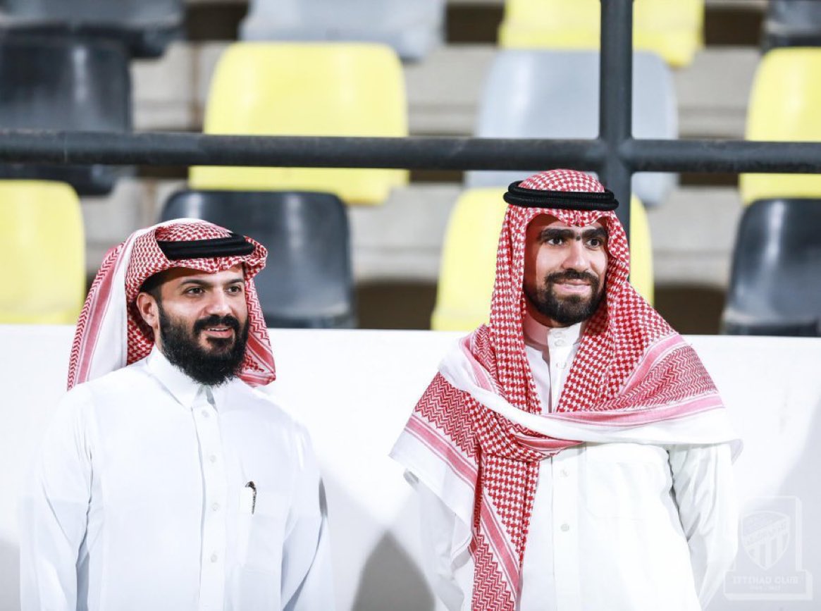 FH_MHY's tweet photo. 🚨🚨🚨🚨🚨🚨🚨🚨

إذا كان رئيس #الاتحاد الاستاذ انمار الحائلي ونائبه الاستاذ أحمد كعكي يقرأون المنشن الآن، ماهي رسالتك ونصيحتك لهم؟

@Anmar_Alhailae 
@Kaaki_ahmad https://t.co/YqE1cZ6TcX