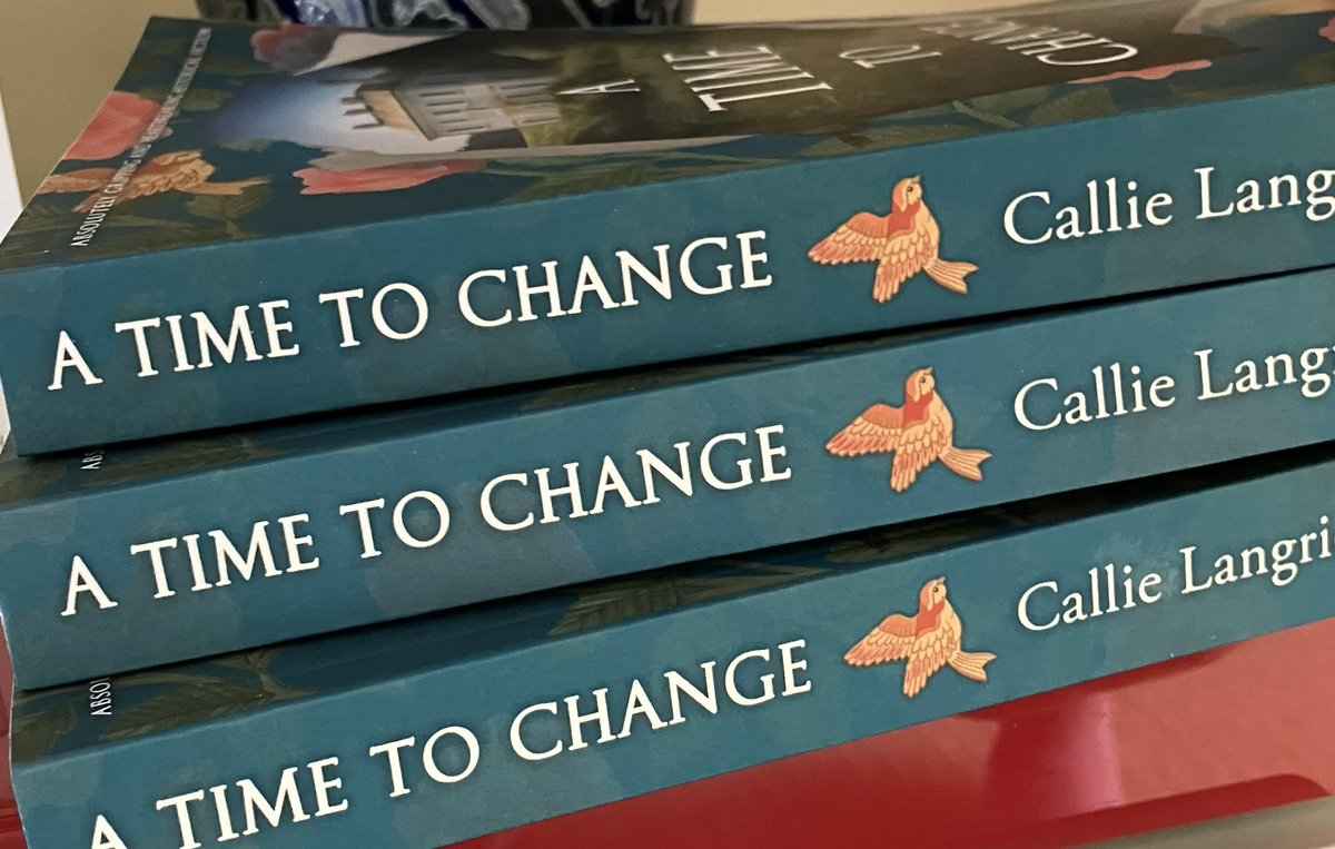 CLangridgeWrite's tweet image. I’ve only just noticed the spine of ‘A Time to Change’.

The bird from the wallpaper on the cover is on it! 

I am so happy - I love that little bird.

#timetravel #instaauthor #booktock #bookstagram #romance #newbook