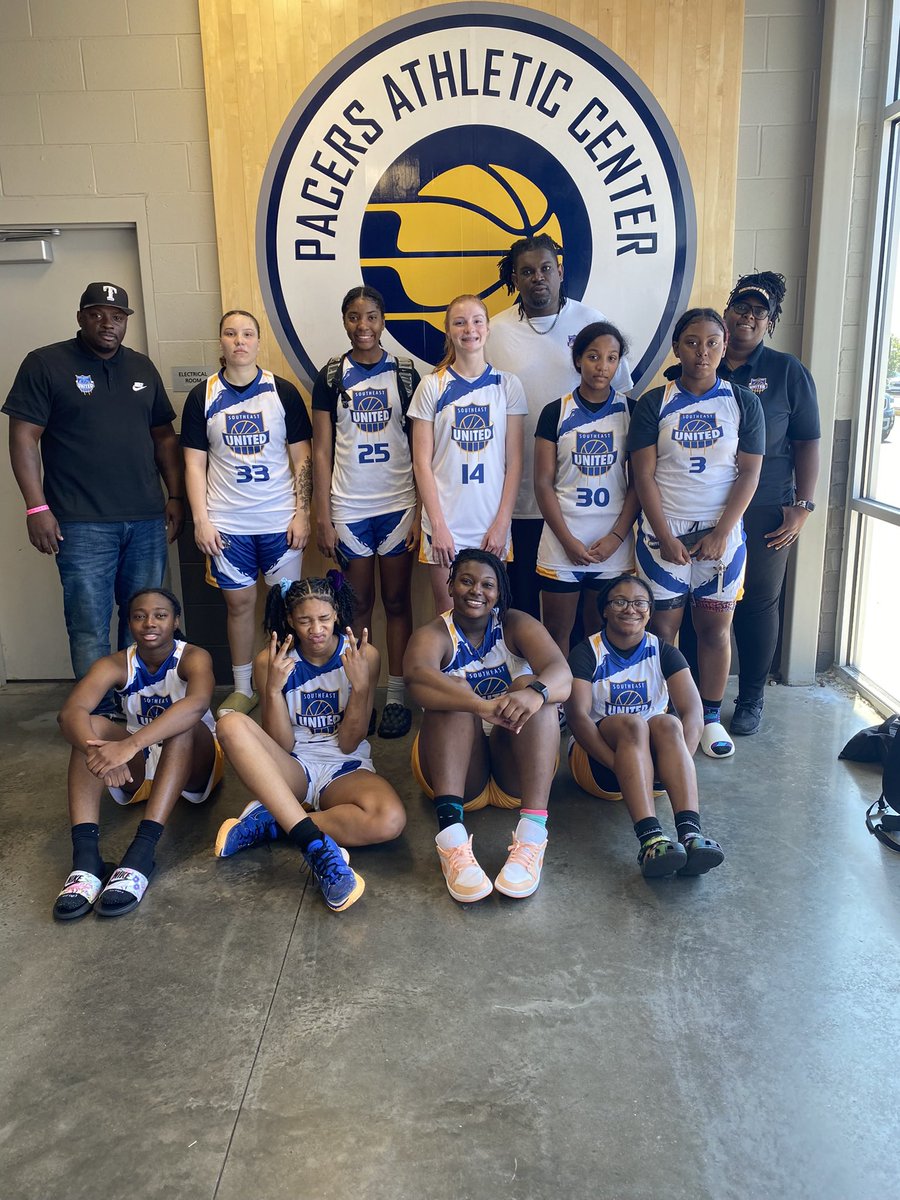 TAWALKER30's tweet photo. Squad! Just finished Hoosier Heat and Summer Madness in Indy, now time to prepare for War Games and Summer Slam in GA. #meetmethere #SummerSlam #wargames @InsiderExposure @coachsteven24 @CoachDRE17 @WCHRISSY_1 @RachelGriffin05 @MAURYAHJ0NES @AlanaWhiten @iam_ac_2 @WeAreSEUnited https://t.co/bUtuAAT9cp