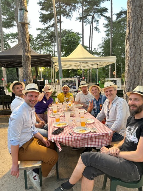 beyondtechs's tweet image. Souvenirs d’une très belle soirée Pétanque pour fêter l’été à La Boule du Lac Saint James situé dans le Bois de Boulogne avec l&apos;agence Savourer pour nous régaler. 🇫🇷 Bravo à l’équipe gagnante qui est repartie avec de belles boules au logo de Beyond!