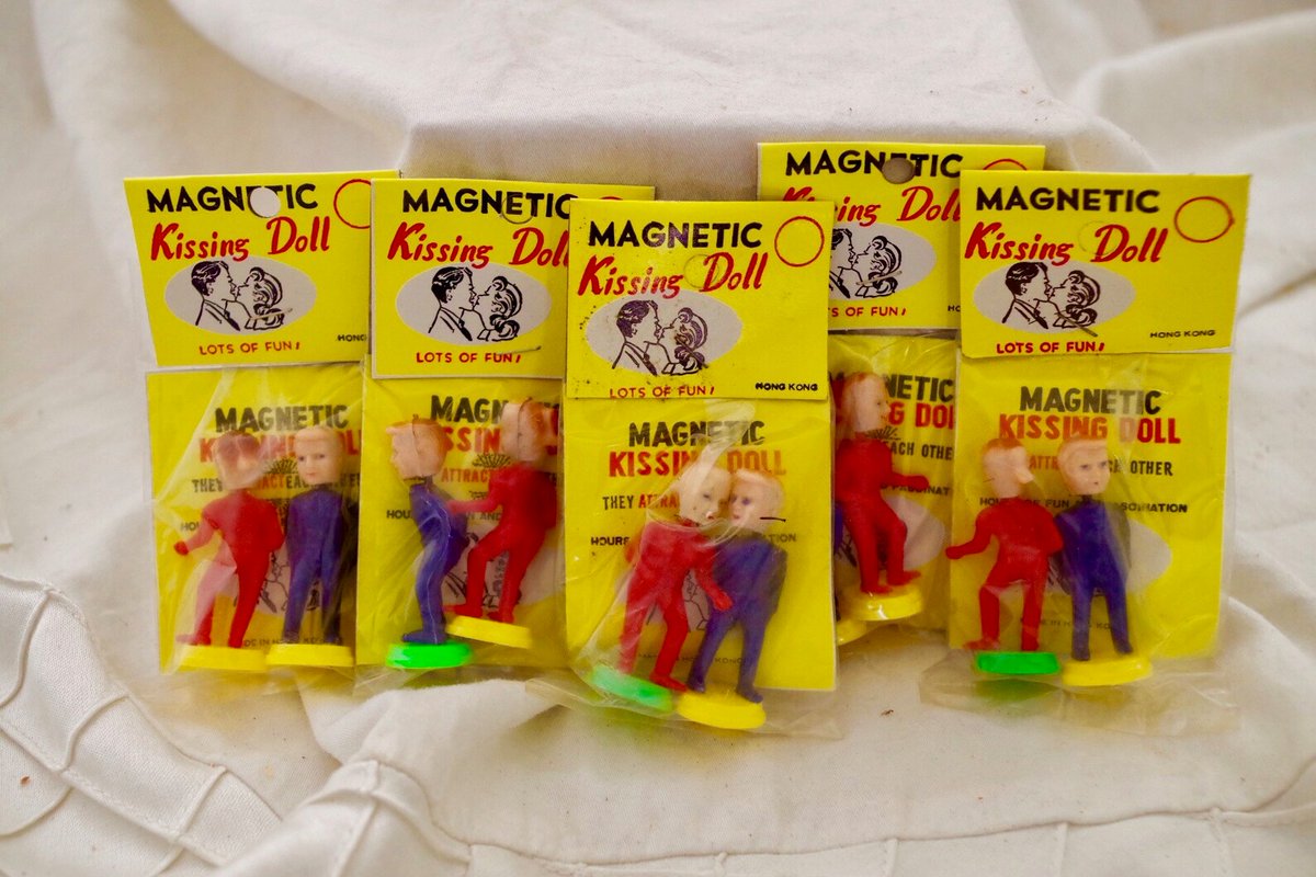 ourtimewarp's tweet photo. Vintage  Magnetic Kissing Dolls https://t.co/S1eFbXEJ16 #etsy #etdyseller #etsyshp
#vintage #vintagetoys  #vintageshp #kissingdolls https://t.co/rHfYwCUkNJ