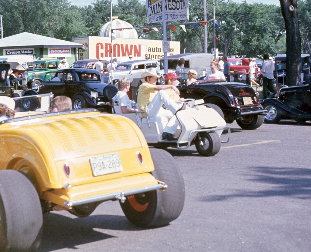 modernrodding's tweet image. Our editor takes a look at the early days of the National Street Rod Association Nationals... link in bio. The Nationals are coming up soon, Aug. 3rd in Kentucky. #ModernRodding inthegaragemedia.com/looking-back-a…