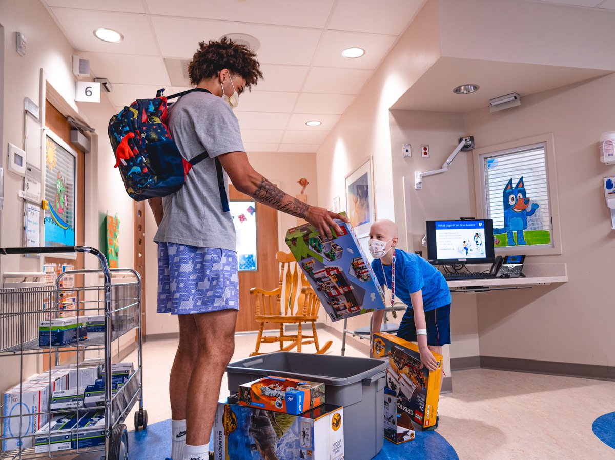 💙 @TyreseProctor had an awesome visit with our guy Walker at the Duke Children's Hospital! Walker is an absolute inspiration, battling cancer with incredible spirit and toughness.