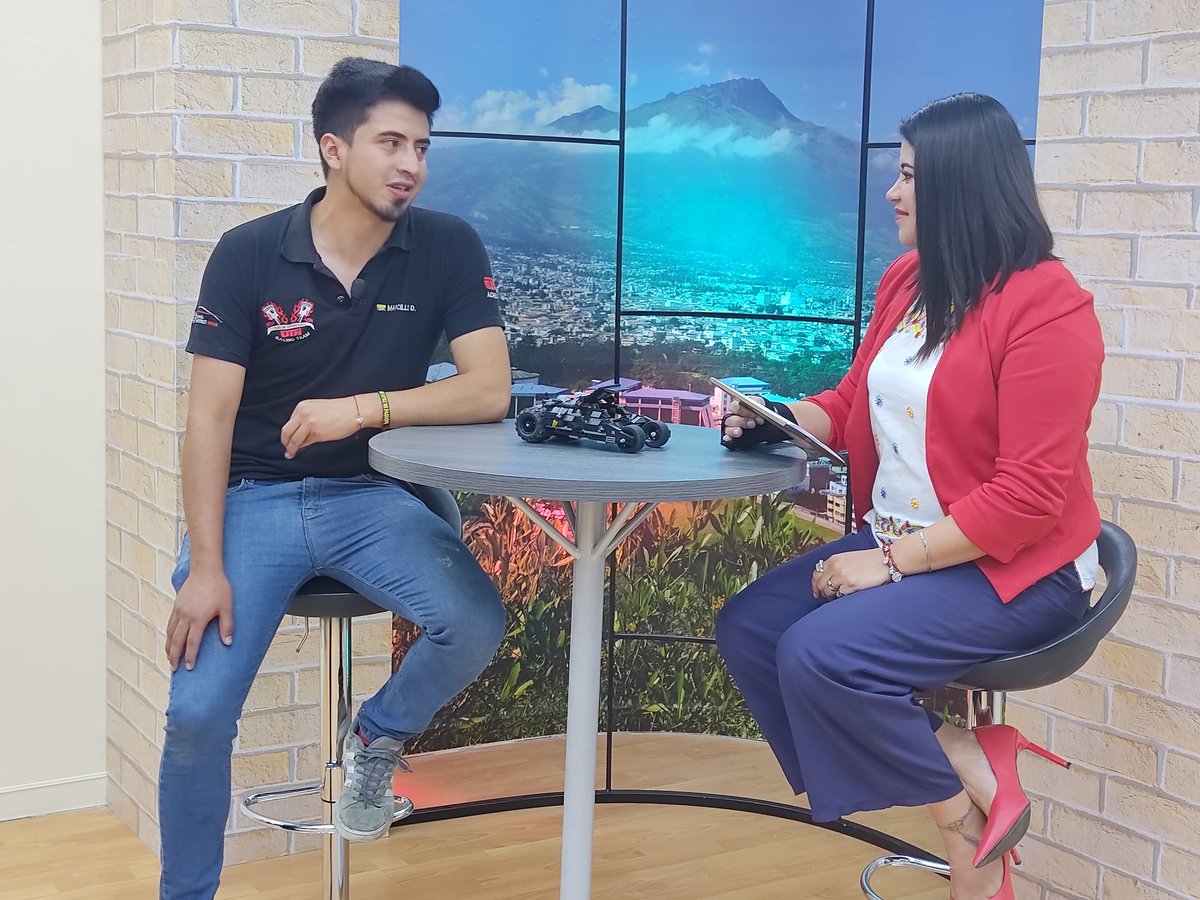 utvenlinea's tweet photo. Invitados todos a vivir la mejor experiencia del automovilismo #UTNMotor2023 en el #AutodromoYahuarcocha #Ibarra a partir de las 08h00.
#DilanMarcillo estudiante de la @UTN_Ibarra
@Carol2ov https://t.co/W3pd2jD2XM