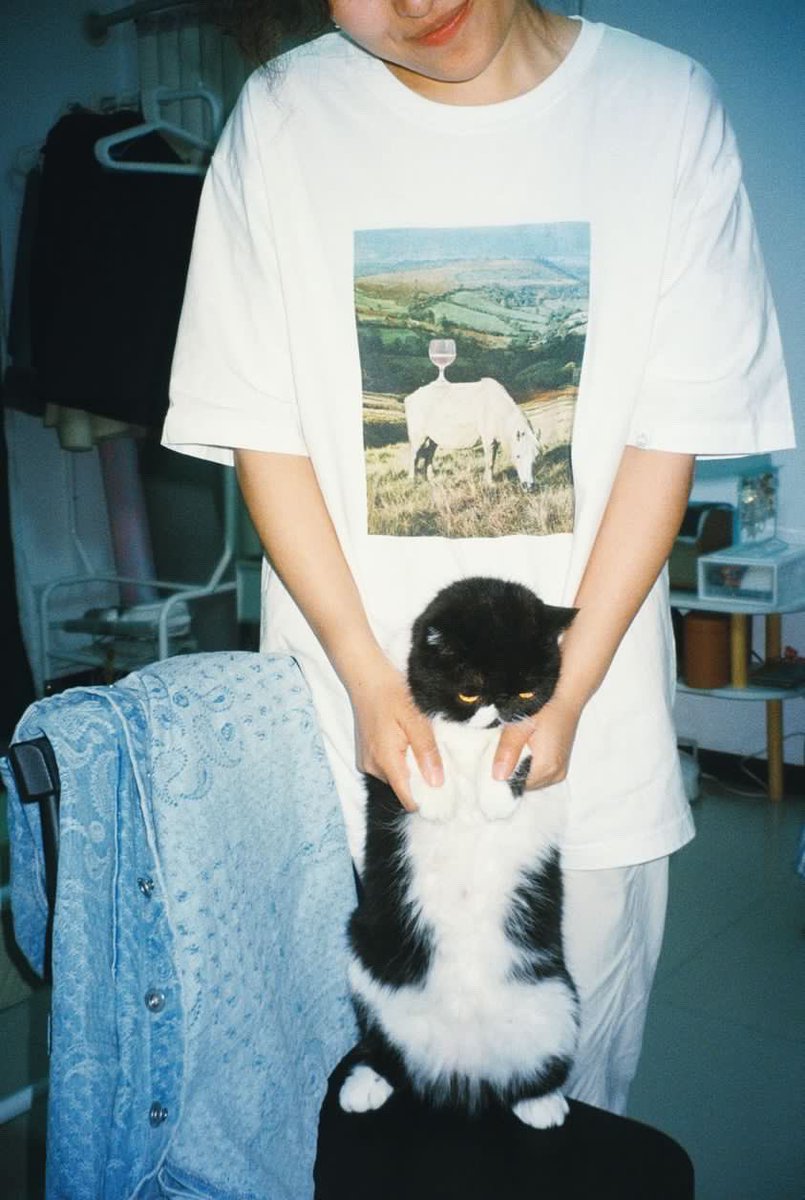 ChantalRens's tweet photo. 合作产品 OneiroSpace梦办 ✖️ Chantal Rens 限时特价 T-shirts arrived today from Beijing!
https://t.co/X0j4S6GWqI
photo: @milkmanegg187 https://t.co/BzDaWgSTHZ
