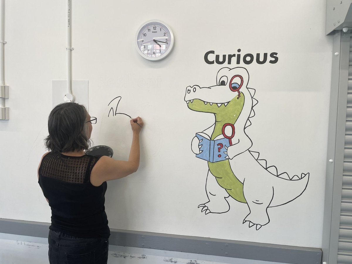 Fosse_TMET's tweet photo. Mrs Daly continues her hard work painting our school values onto the dining hall walls for all to see #fmcommunity #fmschoolvalues #fmkindness #fmcourage #fmcuriosity #fmresilience #fmresponsibility #fmenthusiasm https://t.co/Ti3Br5IkMr