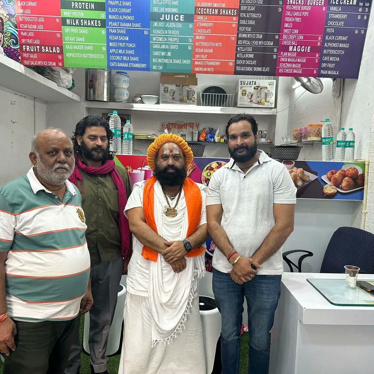 Amitavasthi15's tweet image. राजस्थान के श्री नाथ जी पहुँचने पर श्री नाथ जी भगवान का दर्शन और भाजपा के नगर अध्यक्ष सहित भाजपा वीएचपी और आर एस एस के कार्यकर्ताओं से मुलाक़ात