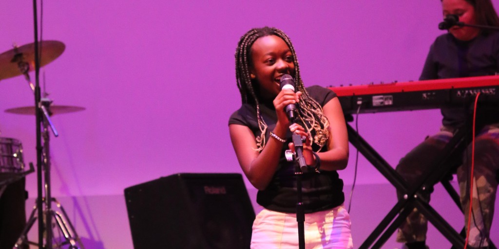 SpedeNews's tweet photo. Students, parents and staff gathered to celebrate female artists within the music industry last Wednesday with a fundraising concert titled 'Girls Just Wanna Have Fun', planned, organised and led entirely by Stamford High School pupil Chloe Lorentzen ⭐💝 https://t.co/BRI09sqrUa