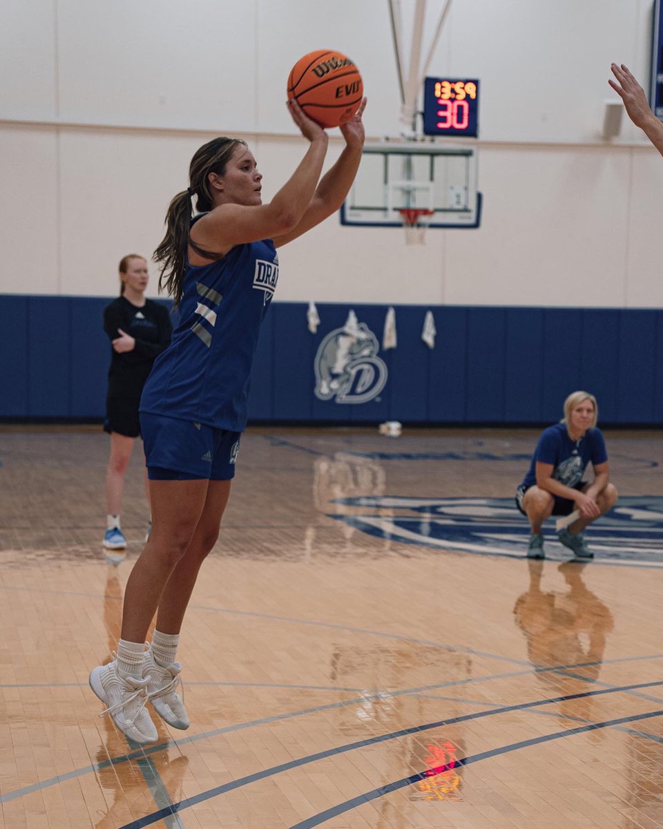DrakeWBB's tweet photo. new dogs workin’ 😤

#BeBlue https://t.co/HeTebPGUdF