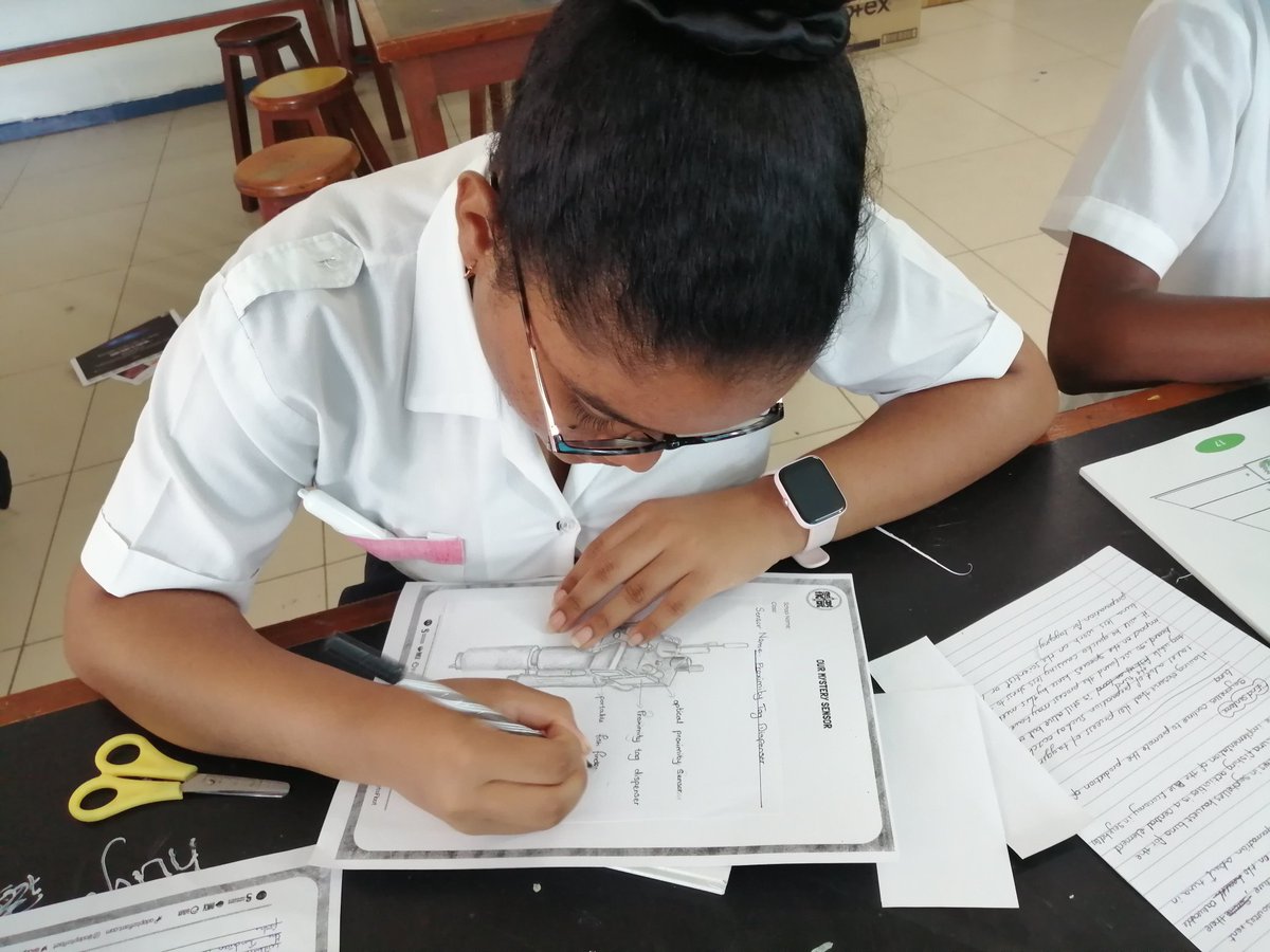 SeyBluefloat tweet media