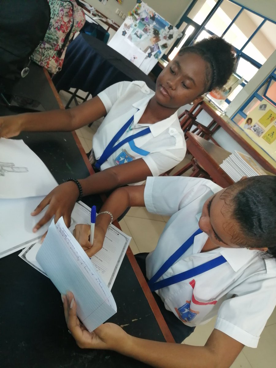 SeyBluefloat tweet media