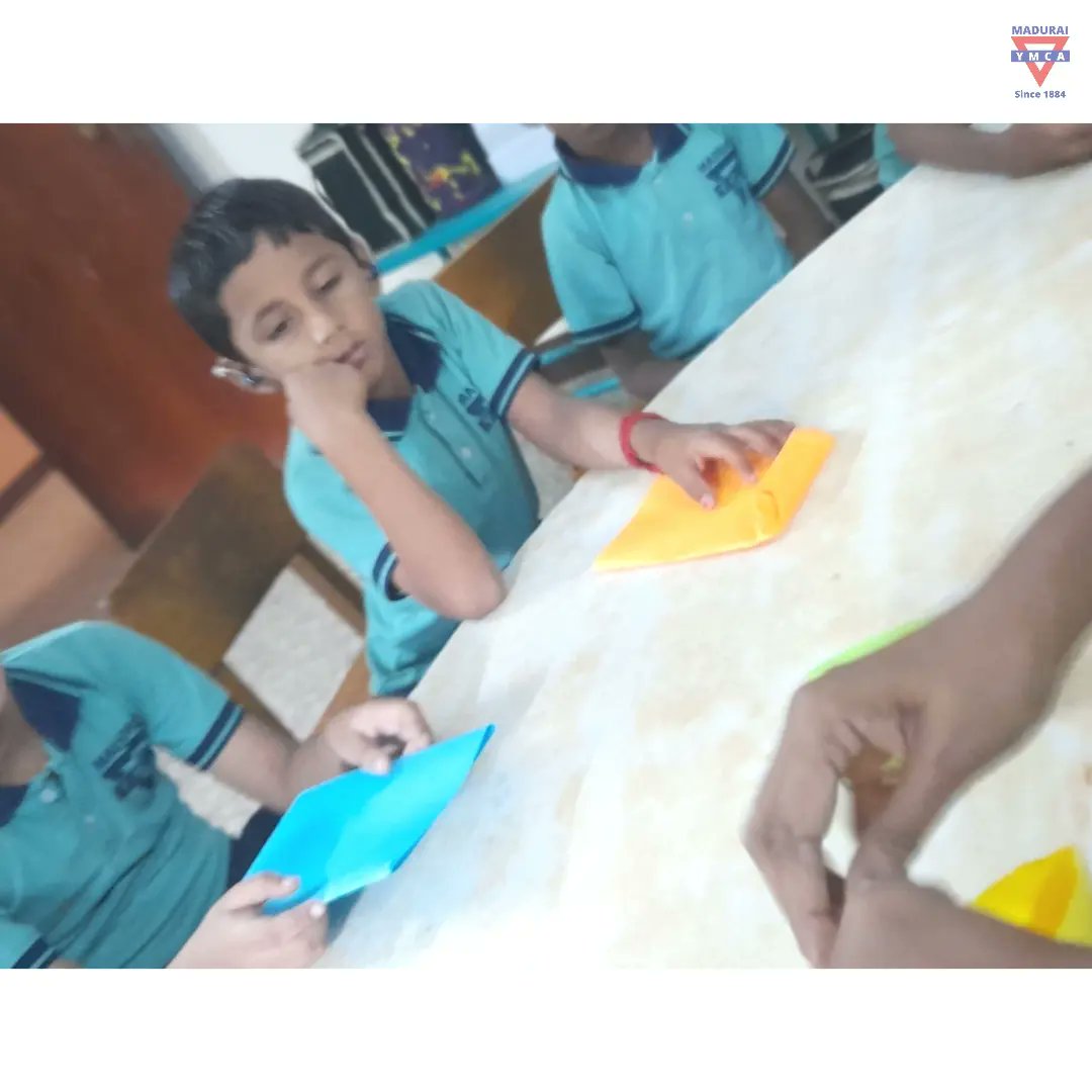 YmcaMadurai's tweet image. The #funactivity of making #paperbags was carried out at #school today for our children. #Kids actively participated and made #colorfulpaper bags with the help of a #specialeducator. #PaperBagDay #YMCAMadurai