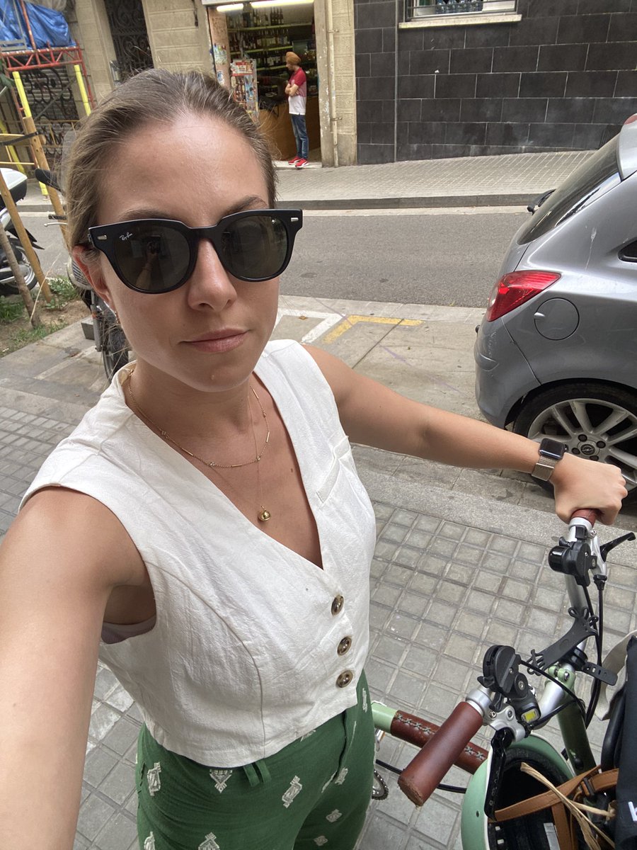 Una abraçada a tots els que us penseu que els ciclistes anem suats, pudents i marranos pel món. Fotos a l’inici i al final del recorregut. #bicibcn