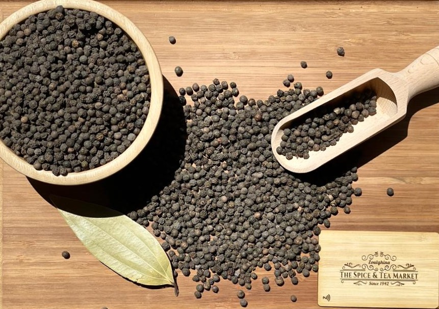 Black Peppercorn
بهار اسود

At The Spice & Tea Market, almost all spices are available in whole form and ground fresh to order.

#lebanon #beirut #thespiceandteamarket #spices #tea #herbs #blackpepper #indianspices #homecooking #healthyfood #healthycooking #heartyfood
