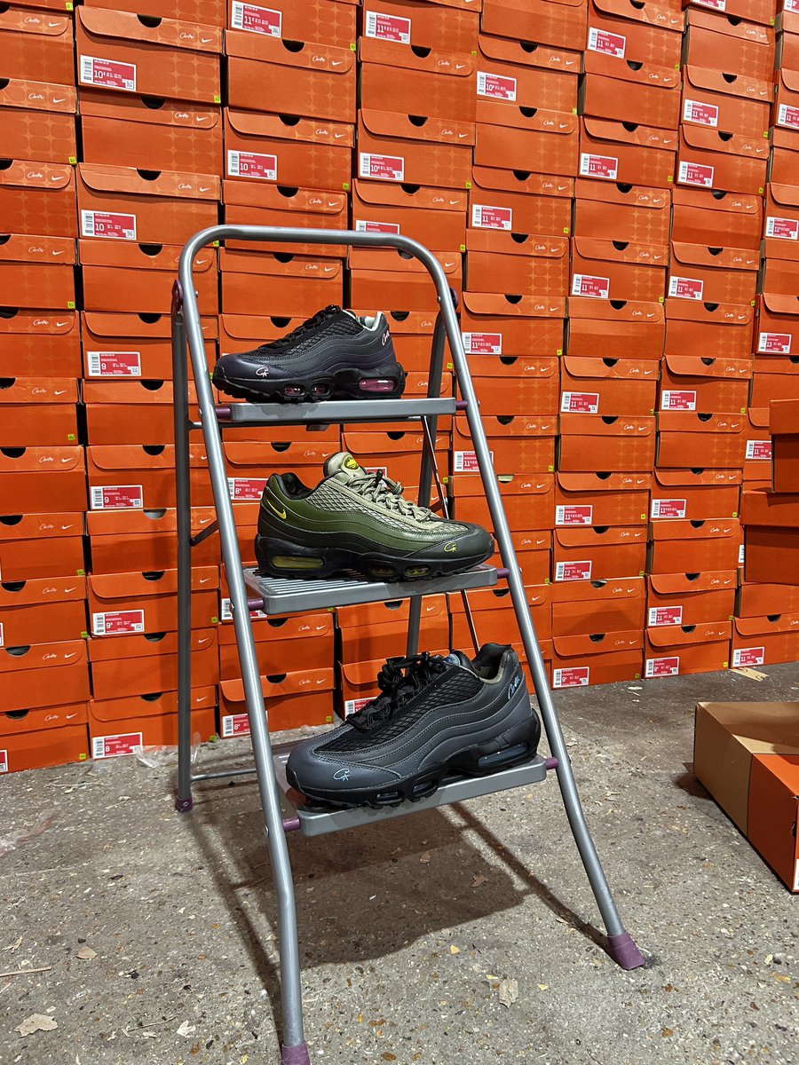 CLINT419's tweet photo. FUCK RESELLERS.
110s FOR  £110.
RULESTHEWORLD. https://t.co/ouT3nz7AsQ
