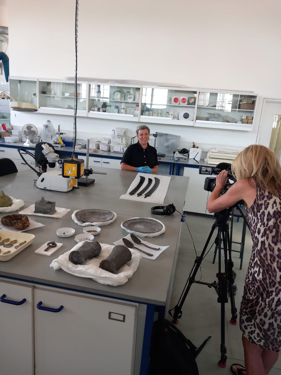 Today we released a video (link in original tweet) on the often hidden post-excavation analysis and conservation of the #ProtectedWreck @rooswijk1740 wreck. @CarolaMese and I had a splendid day being interviewed about our work.