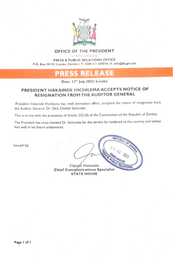ZambianAnalyst's tweet photo. Embattled Auditor General Dr. Dick Sichembe has resigned.

Dr. Sichembe has court cases over allowances he allegedly received wrongly. https://t.co/3PLi8nOYEO