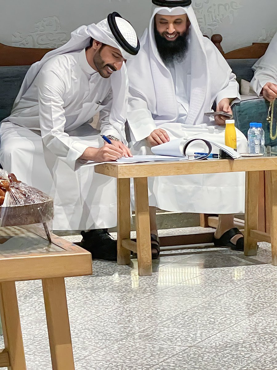 ﴿ وَمِنْ آيَاتِهِ أَنْ خَلَقَ لَكُم مِّنْ أَنفُسِكُمْ أَزْوَاجًا ﴾ 

الحمدلله الذي بنعمته تتم الصالحات 
تم بحمد الله وفضله "عقد قراني"
سائلاً المولىٰ عز وجل لي ولكم التوفيق