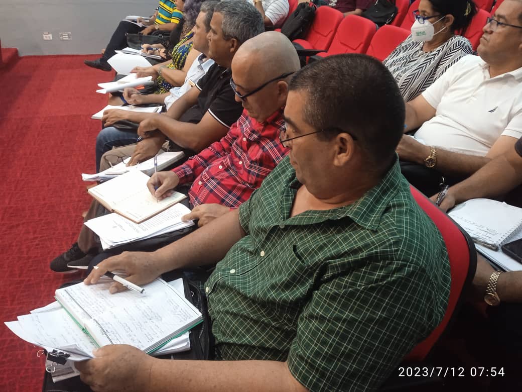 gobpinar's tweet photo. #PinardelRío | Tuvo lugar en la mañana de hoy el Consejo de Gobierno. Presentes, Miguel Mario Cabrera, Jefe de la Dirección de Cuadro del Estado y del Gobierno,la 1ra Secretaria del CPPCC Yamilé Ramos, el Gobernador Eumelin González y demás participantes.

#ConTodosLaVictoria https://t.co/KMfgXF66Et